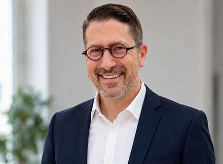 Dr. Philipp Völk